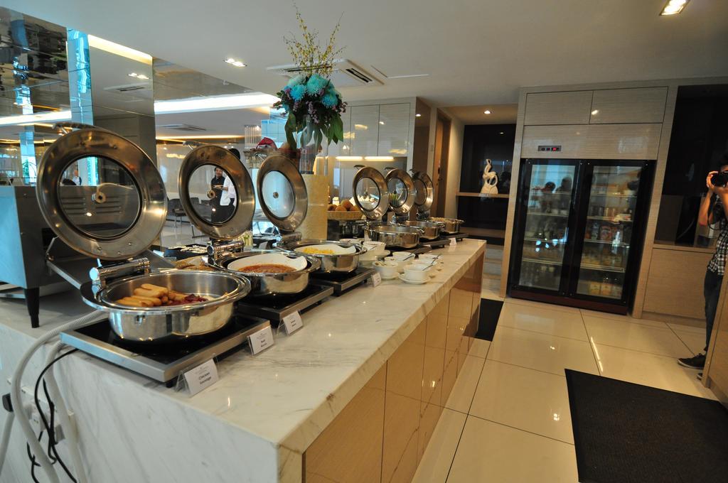Damas Suites & Residences Kuala Lumpur Exterior photo